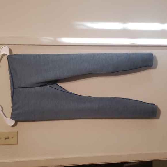 Women's Nike Dri Fit blue Leggings size medium - Picture 2 of 6